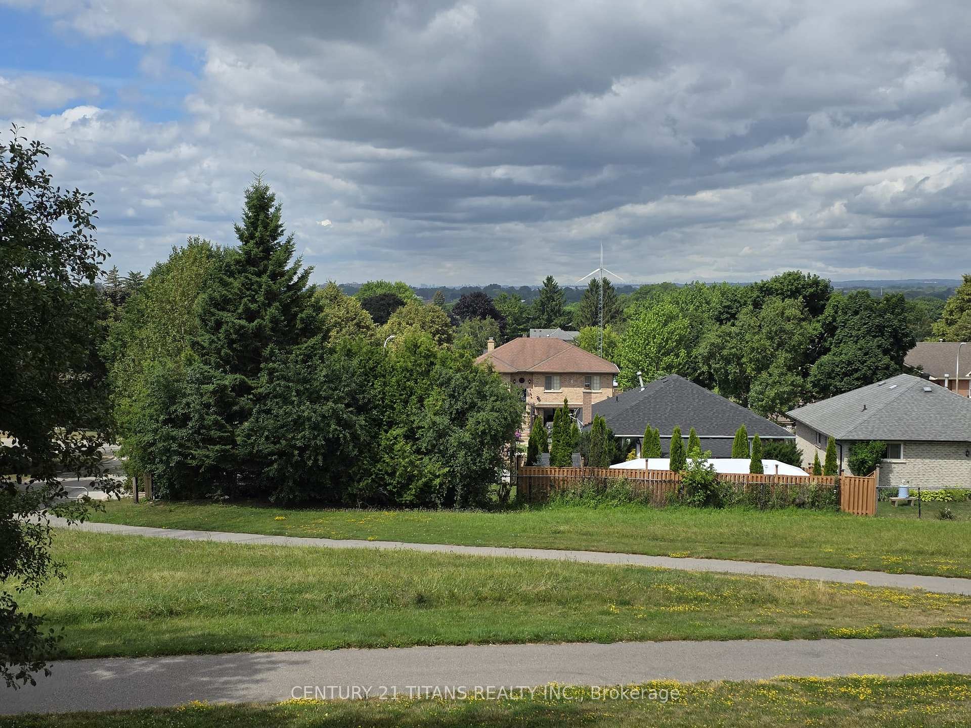 Photo 25 of 154 Melissa Crescent, Whitby, Blue Grass Meadows — HOMEH