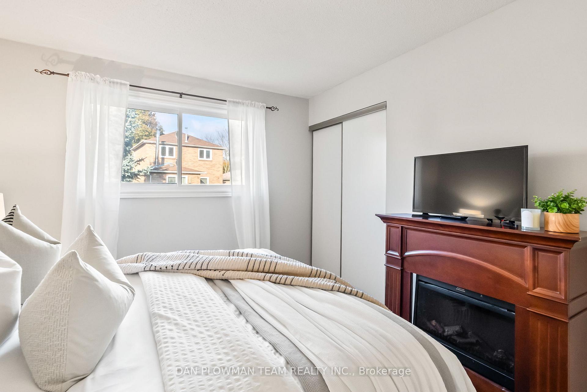 Photo 15 of 33 Delaney Drive, Ajax, Central West — HOMEH