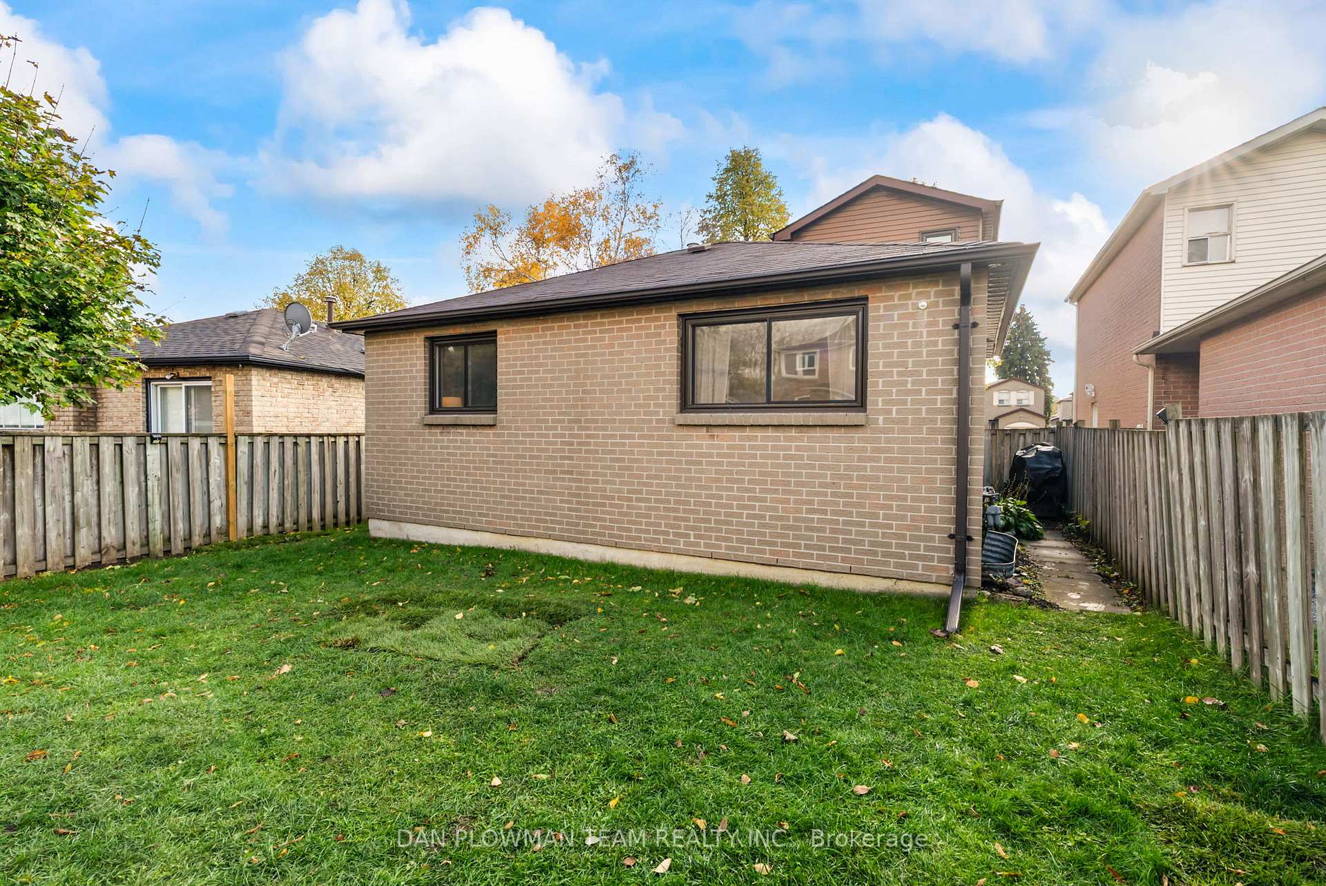 Photo 36 of 33 Delaney Drive, Ajax, Central West — HOMEH