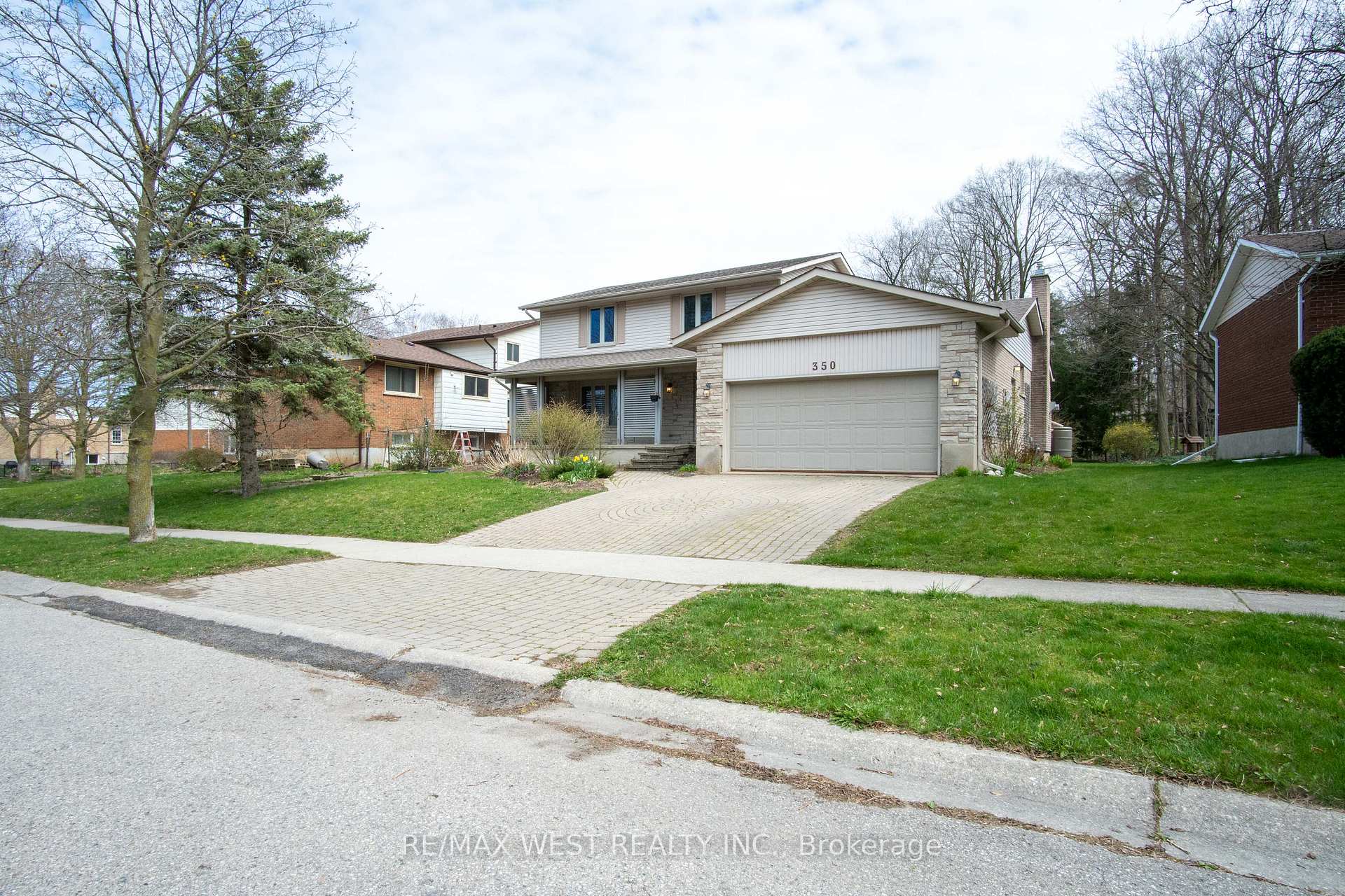 Photo 2 of 350 Thorncrest Drive, Waterloo — HOMEH