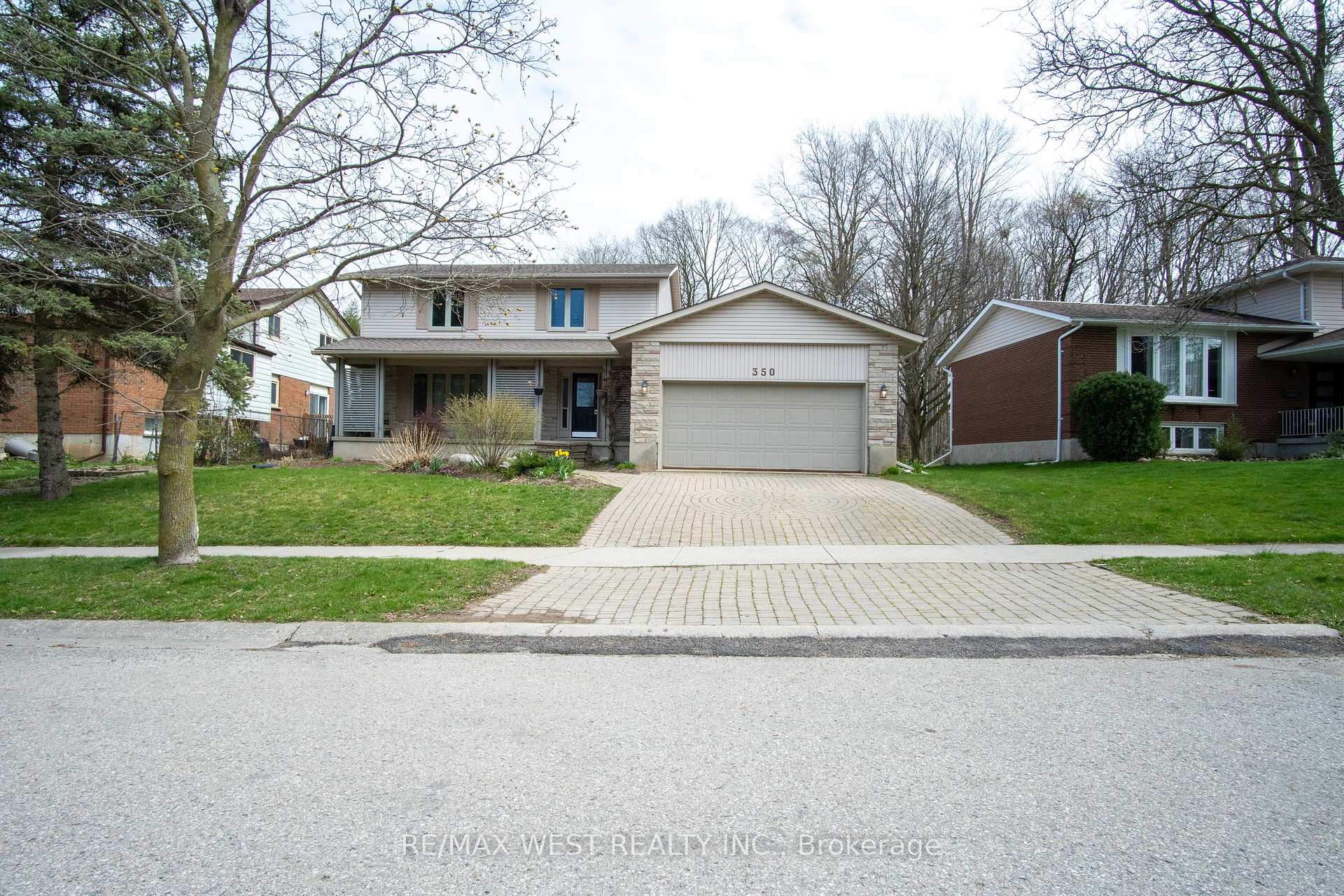 Photo 3 of 350 Thorncrest Drive, Waterloo — HOMEH