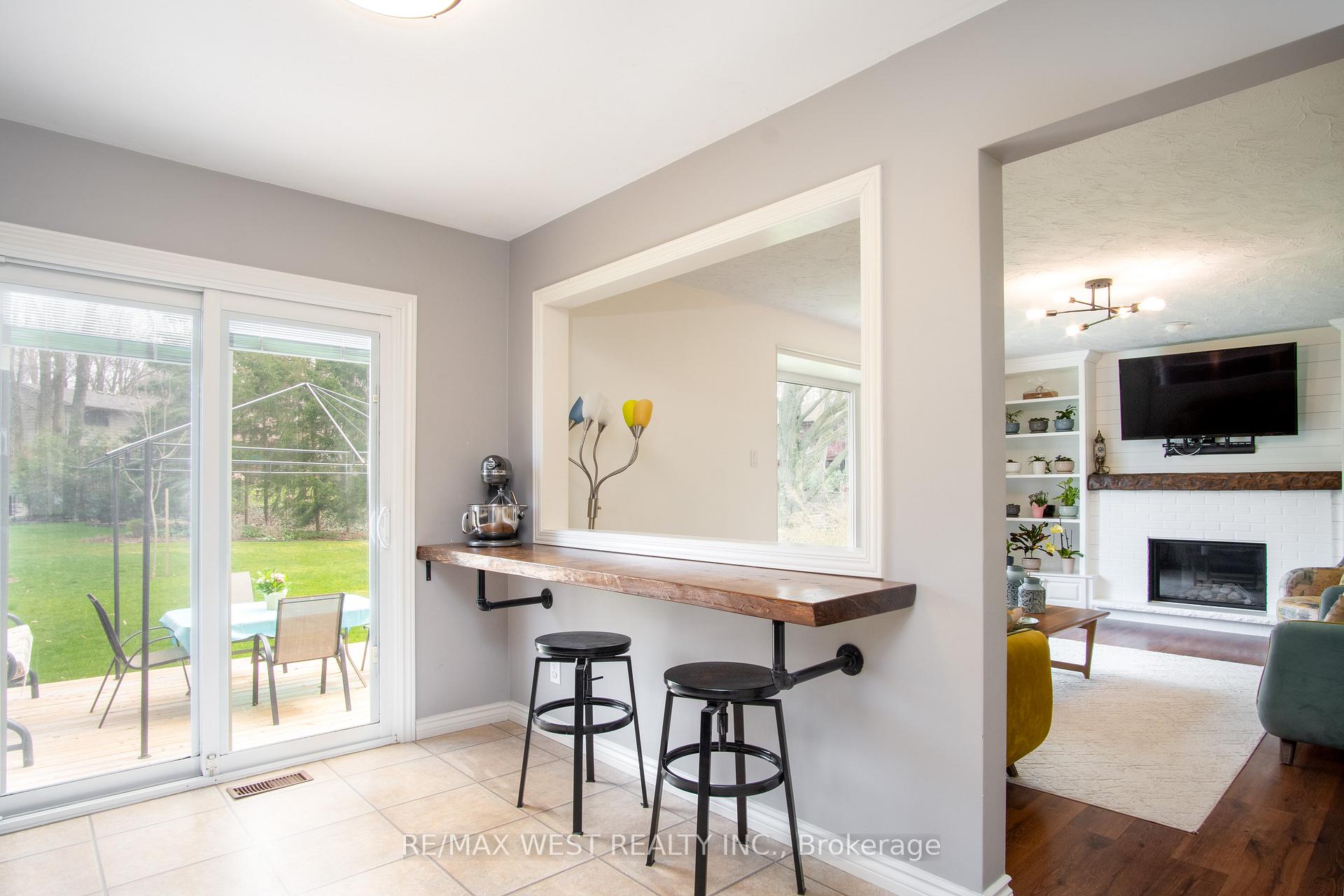 Photo 13 of 350 Thorncrest Drive, Waterloo — HOMEH