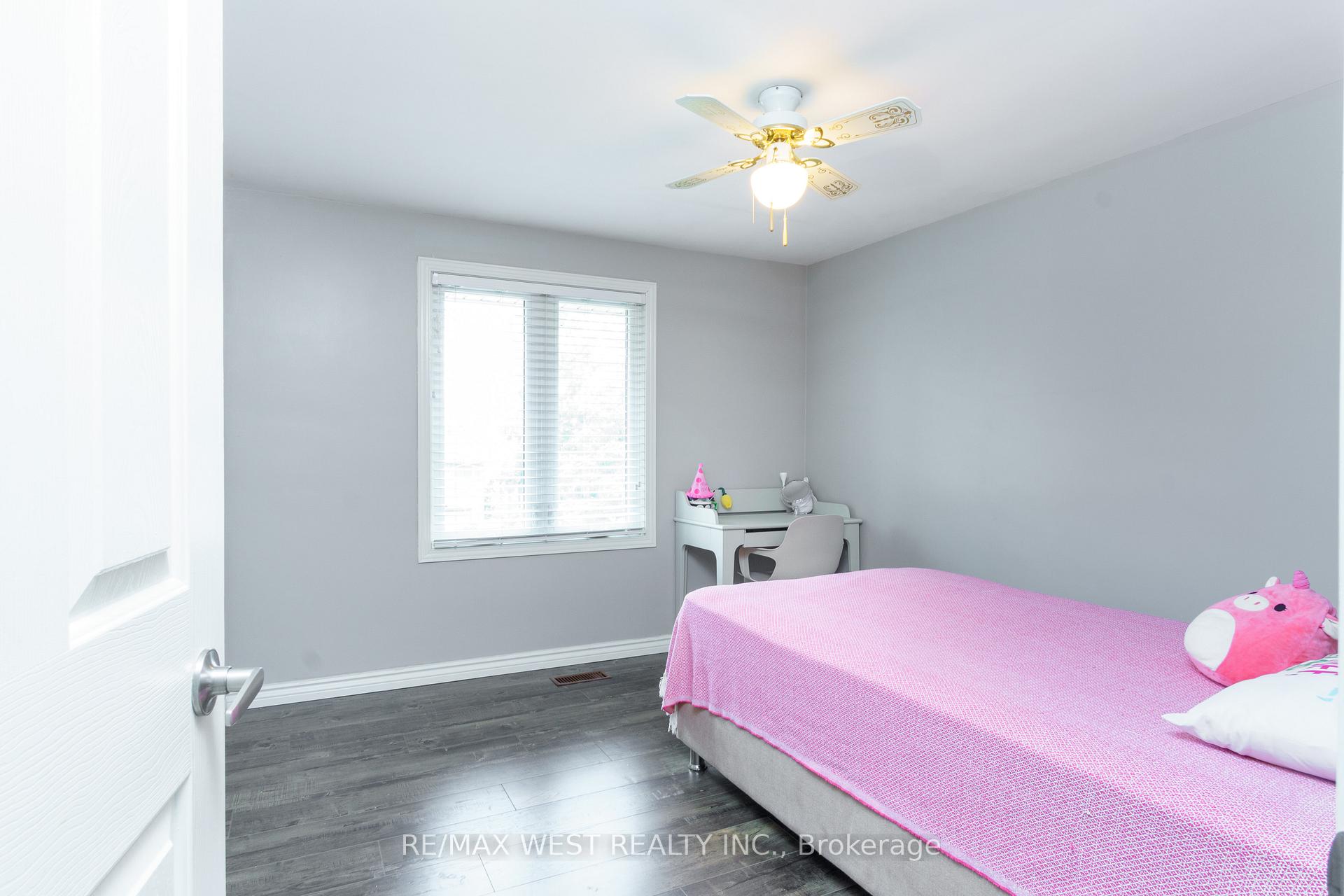 Photo 18 of 350 Thorncrest Drive, Waterloo — HOMEH