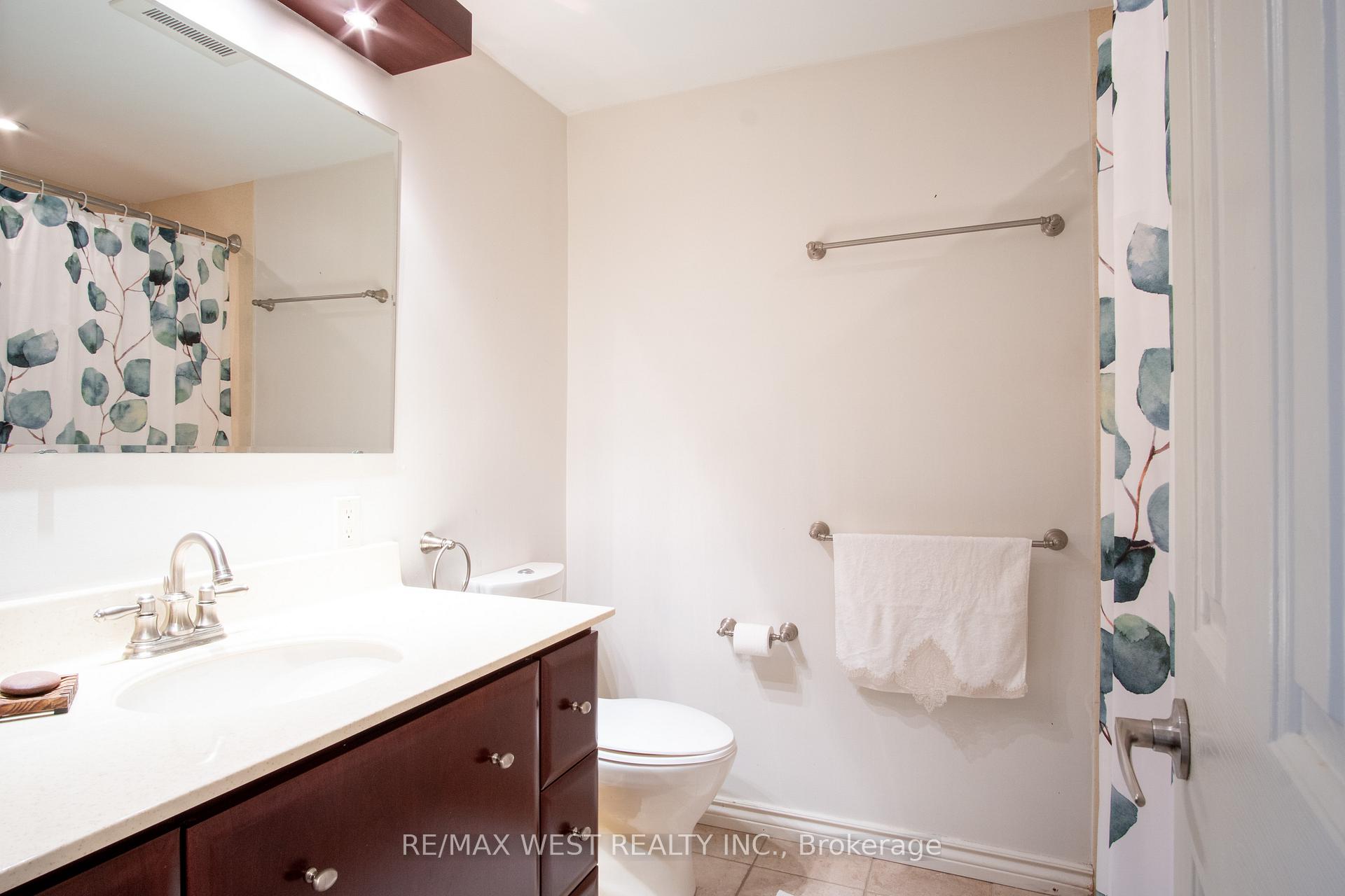 Photo 20 of 350 Thorncrest Drive, Waterloo — HOMEH