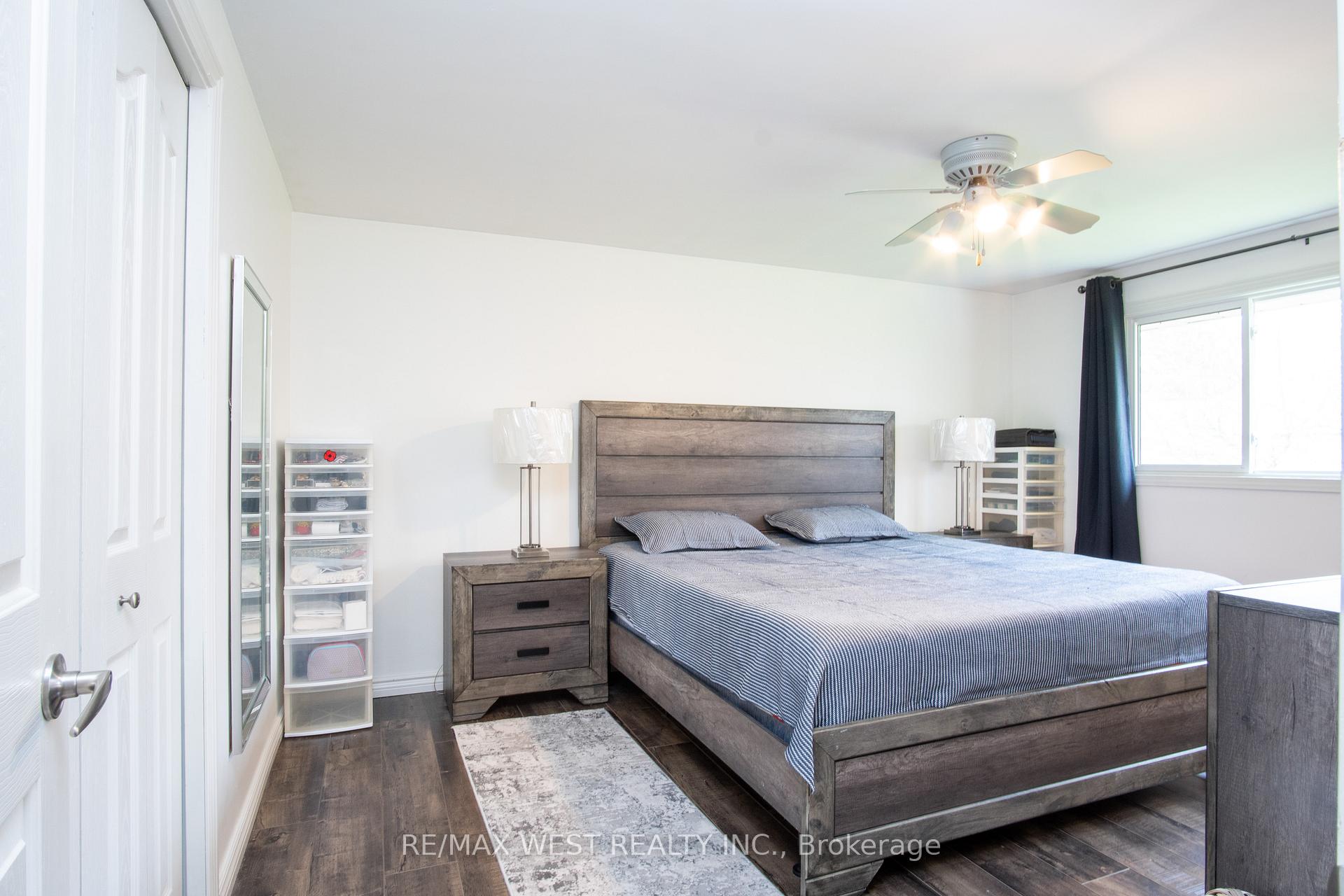 Photo 21 of 350 Thorncrest Drive, Waterloo — HOMEH