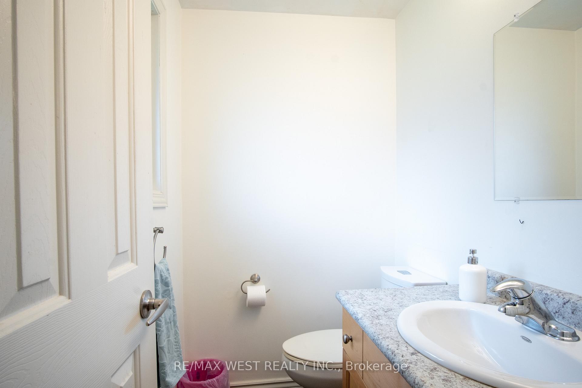 Photo 22 of 350 Thorncrest Drive, Waterloo — HOMEH
