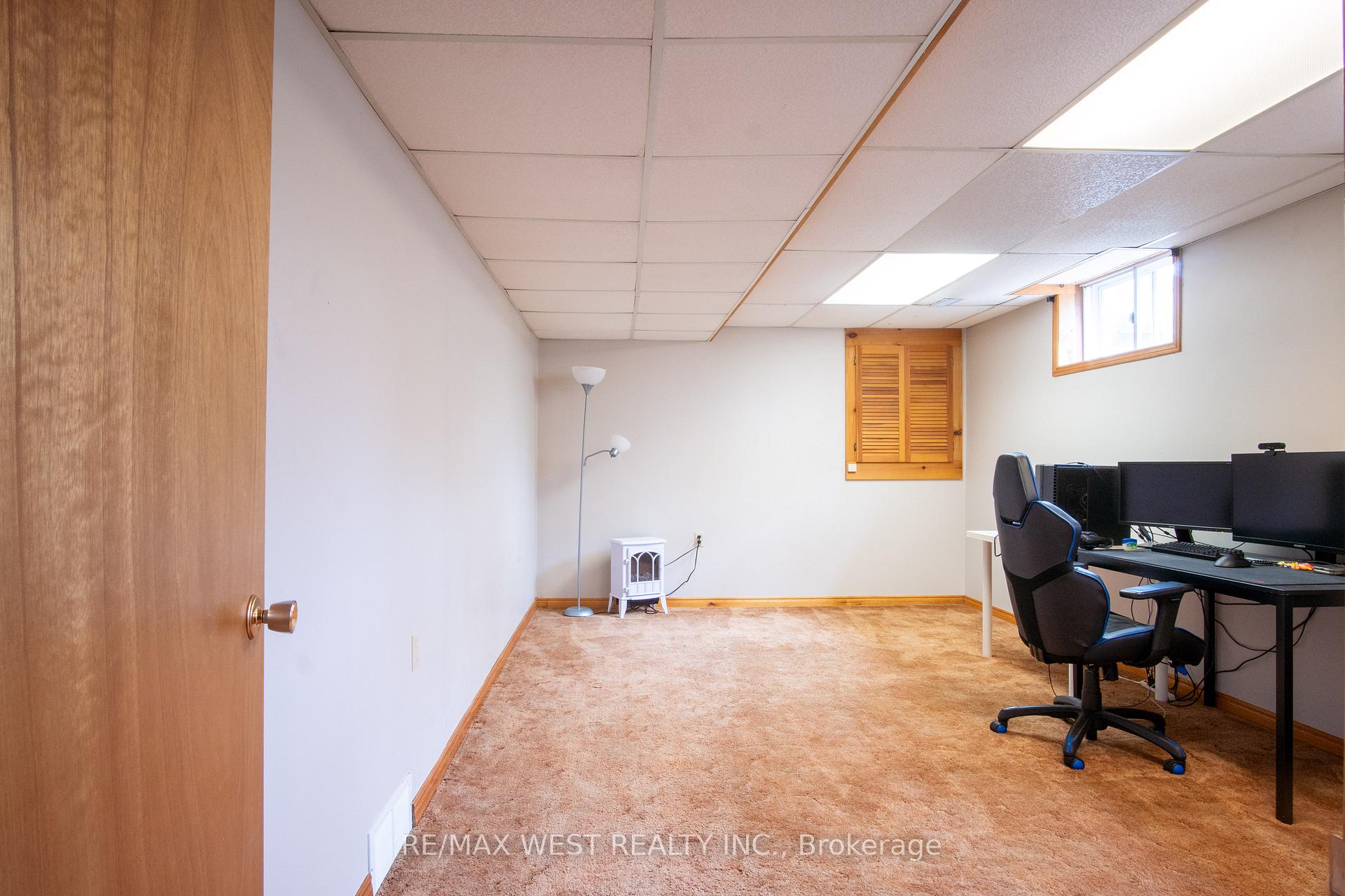 Photo 27 of 350 Thorncrest Drive, Waterloo — HOMEH