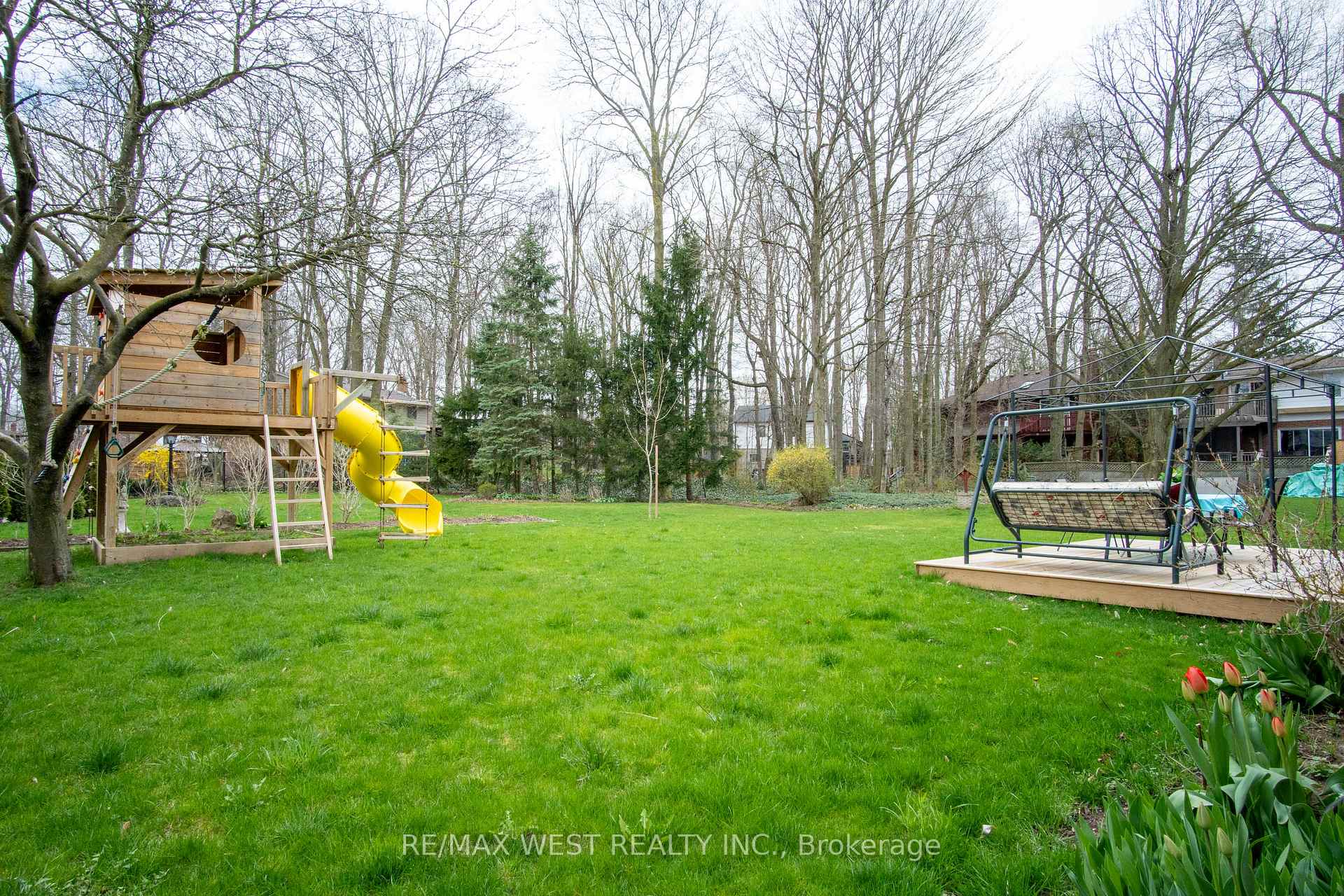Photo 28 of 350 Thorncrest Drive, Waterloo — HOMEH