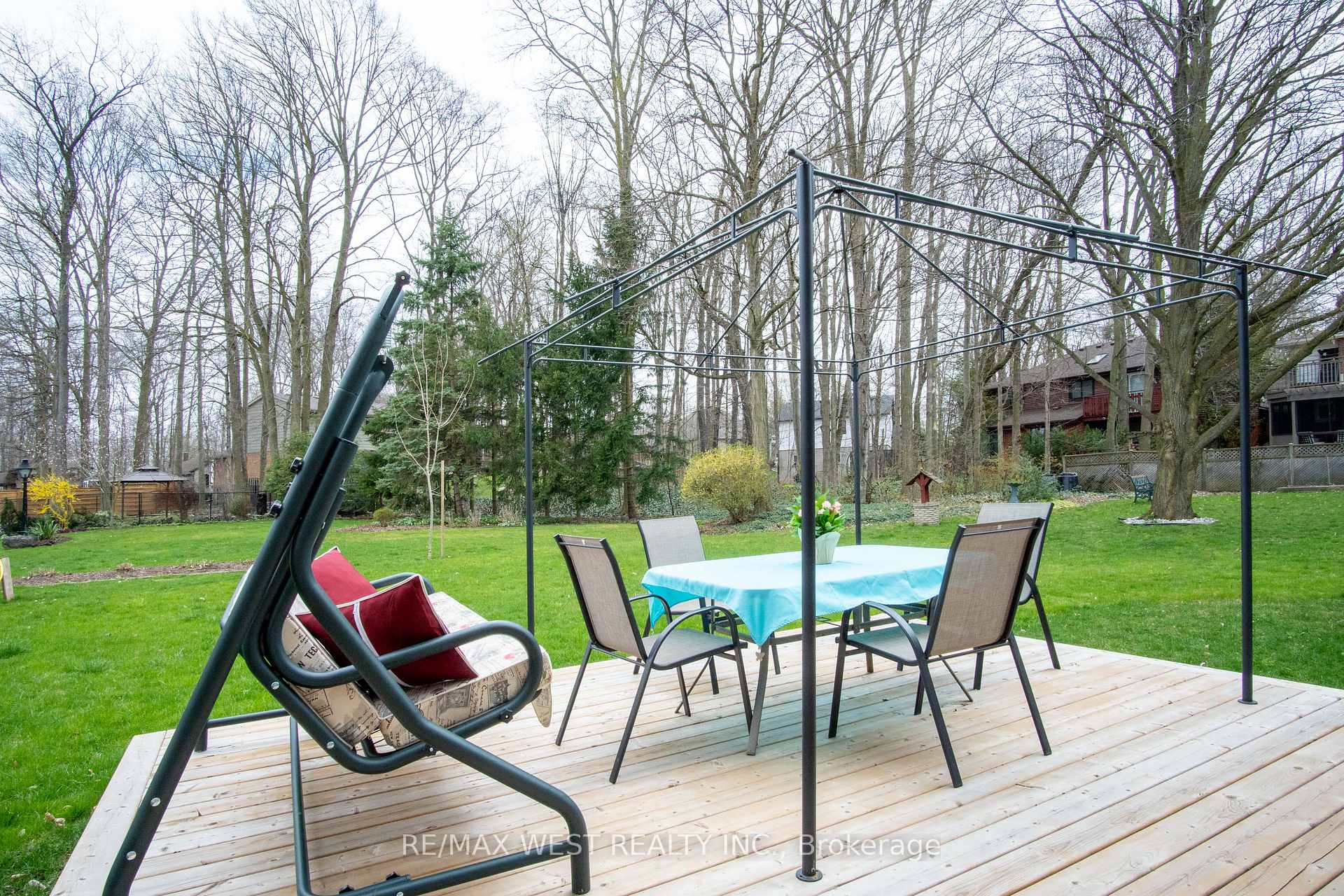 Photo 30 of 350 Thorncrest Drive, Waterloo — HOMEH