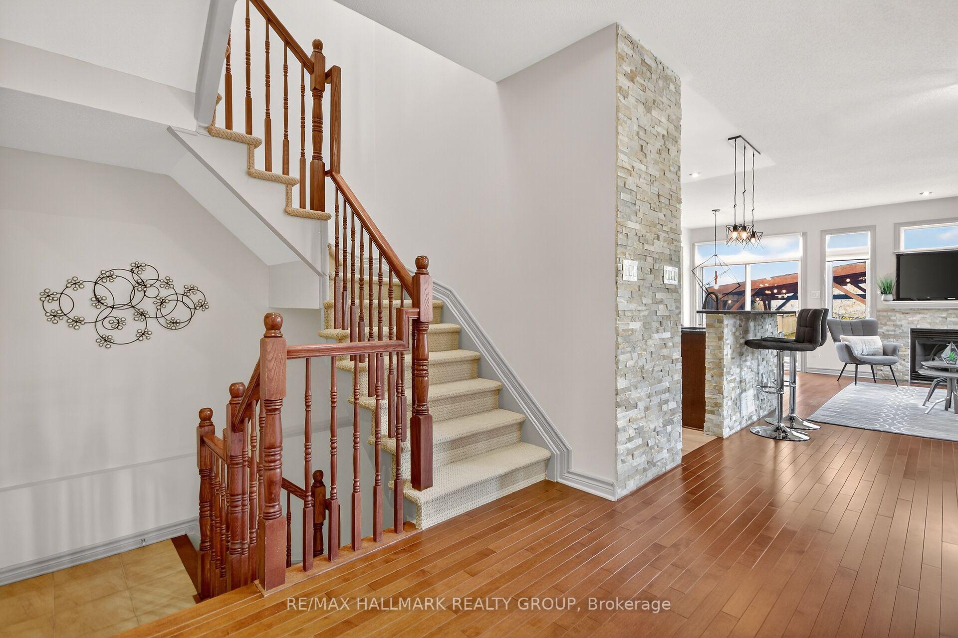 Photo 4 of 668 Bowercrest Crescent, Ottawa, Riverside South/Gloucester Glen — HOMEH