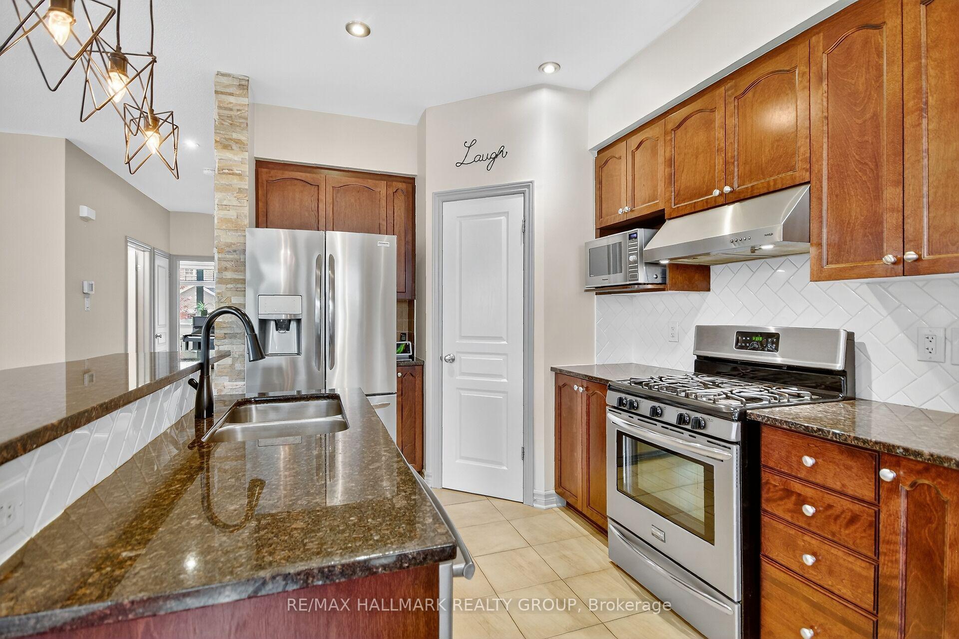 Photo 23 of 668 Bowercrest Crescent, Ottawa, Riverside South/Gloucester Glen — HOMEH