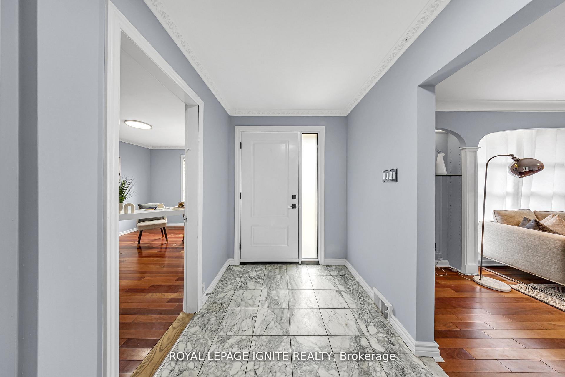 Photo 5 of 806 Henry Street, Whitby, Downtown Whitby — HOMEH