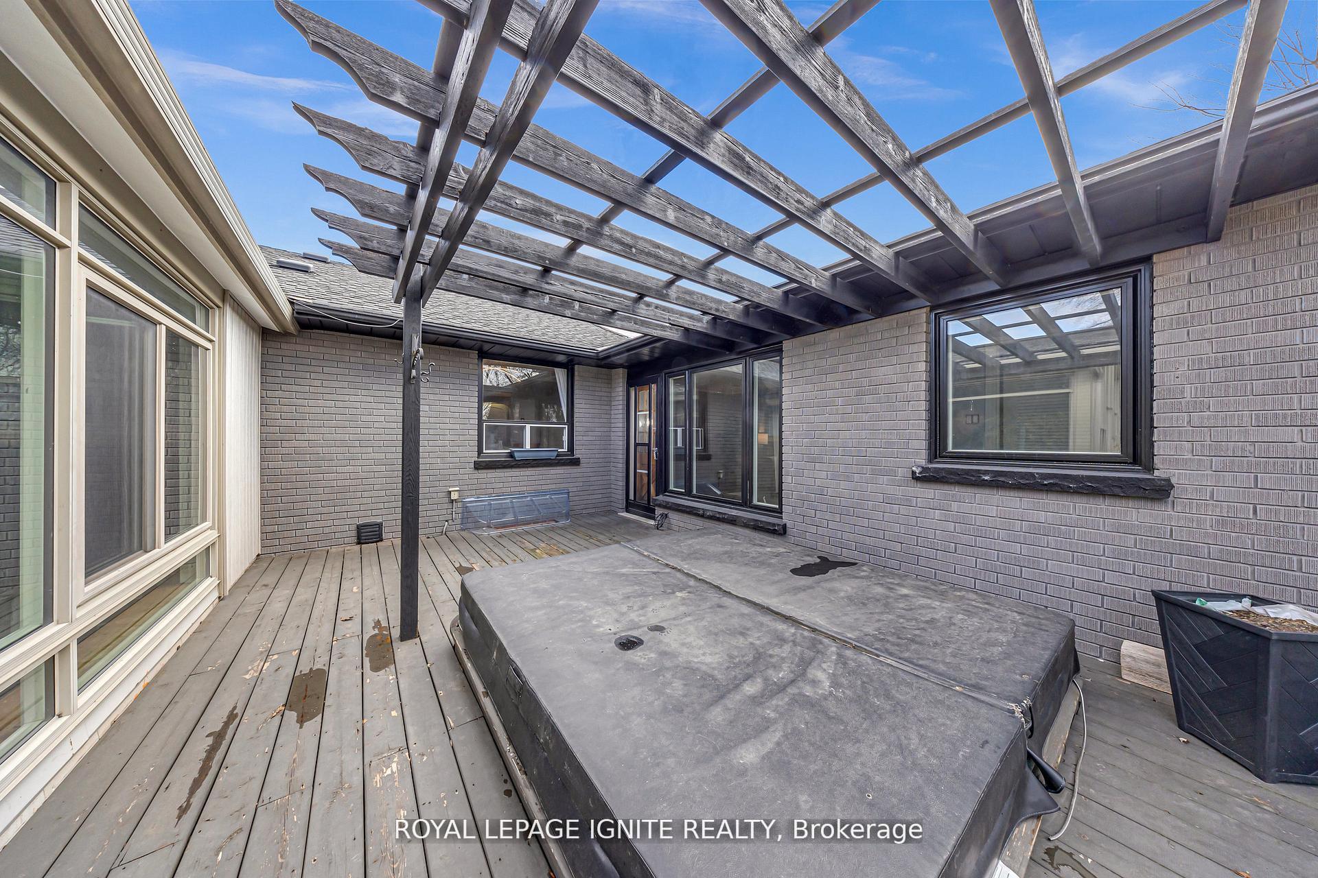 Photo 20 of 806 Henry Street, Whitby, Downtown Whitby — HOMEH
