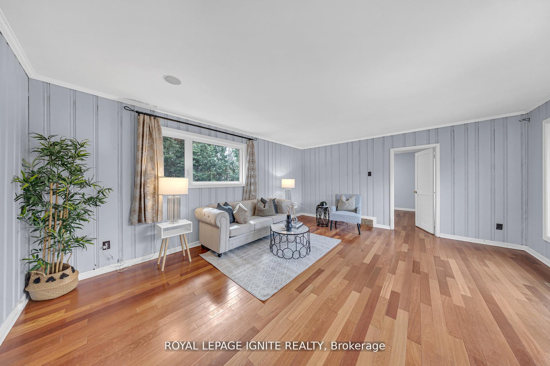 Photo 21 of 806 Henry Street, Whitby, Downtown Whitby — HOMEH
