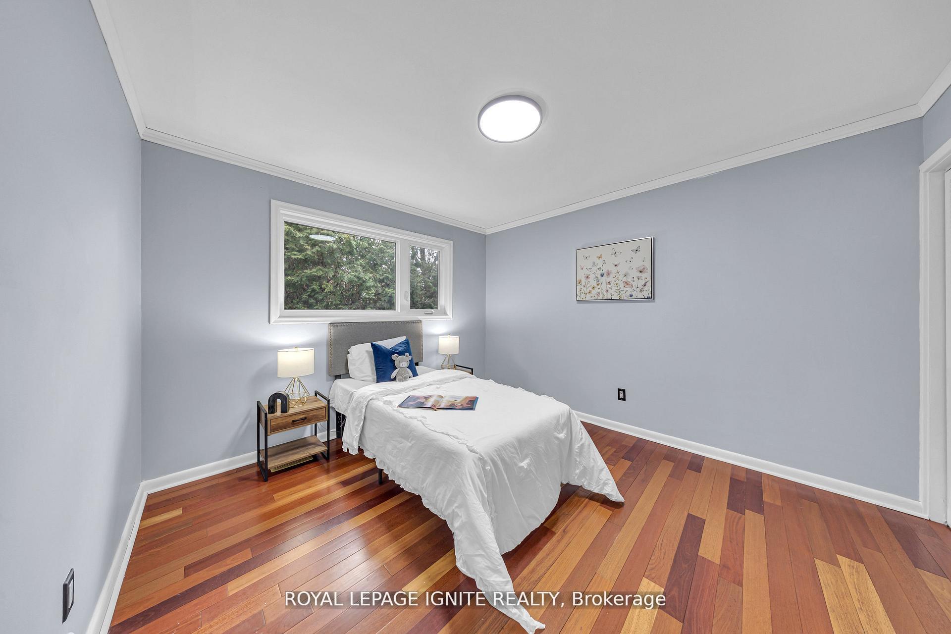Photo 23 of 806 Henry Street, Whitby, Downtown Whitby — HOMEH