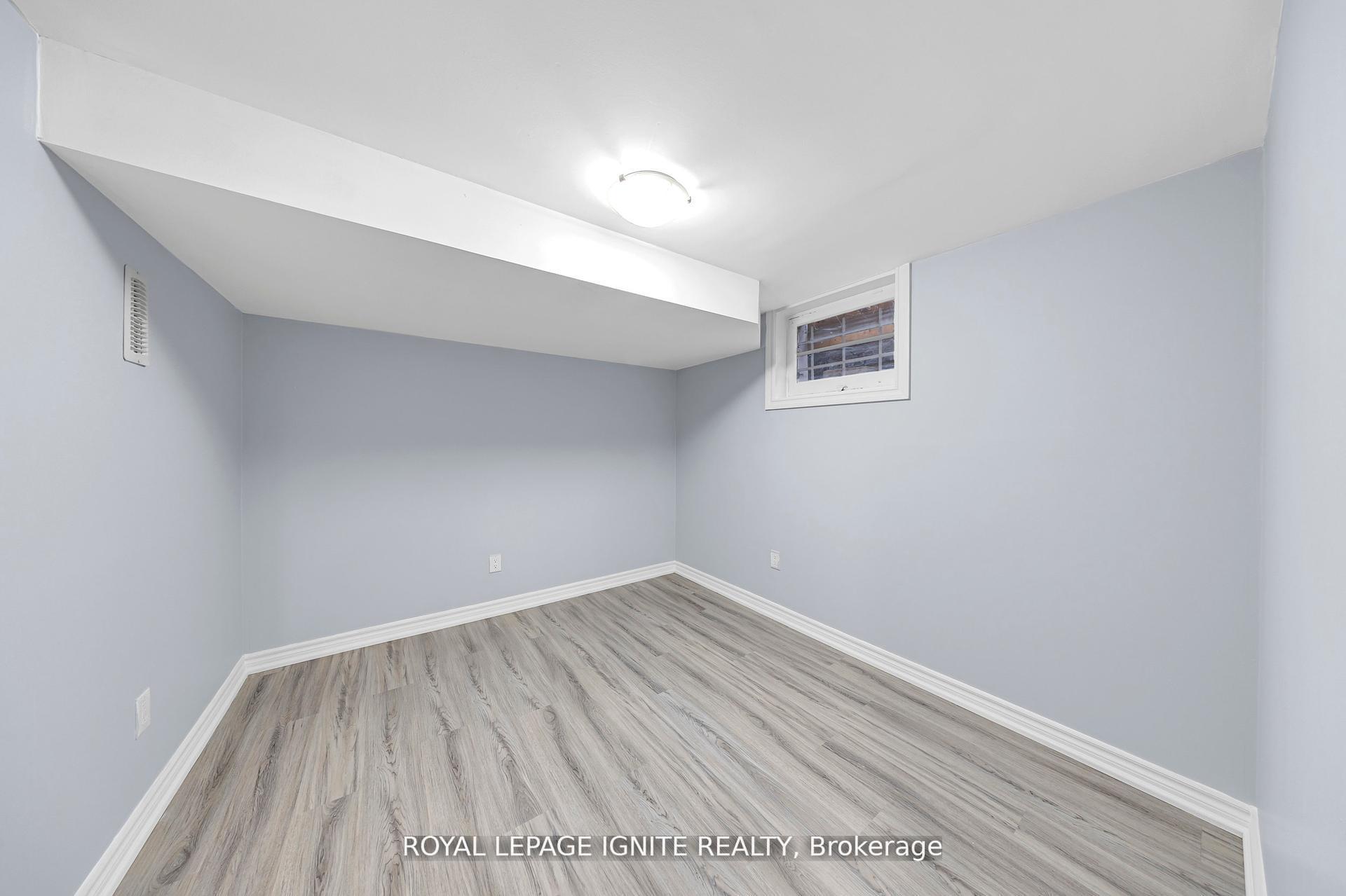 Photo 35 of 806 Henry Street, Whitby, Downtown Whitby — HOMEH