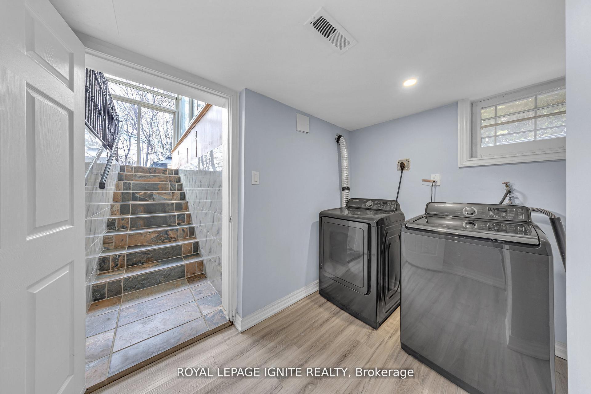 Photo 38 of 806 Henry Street, Whitby, Downtown Whitby — HOMEH