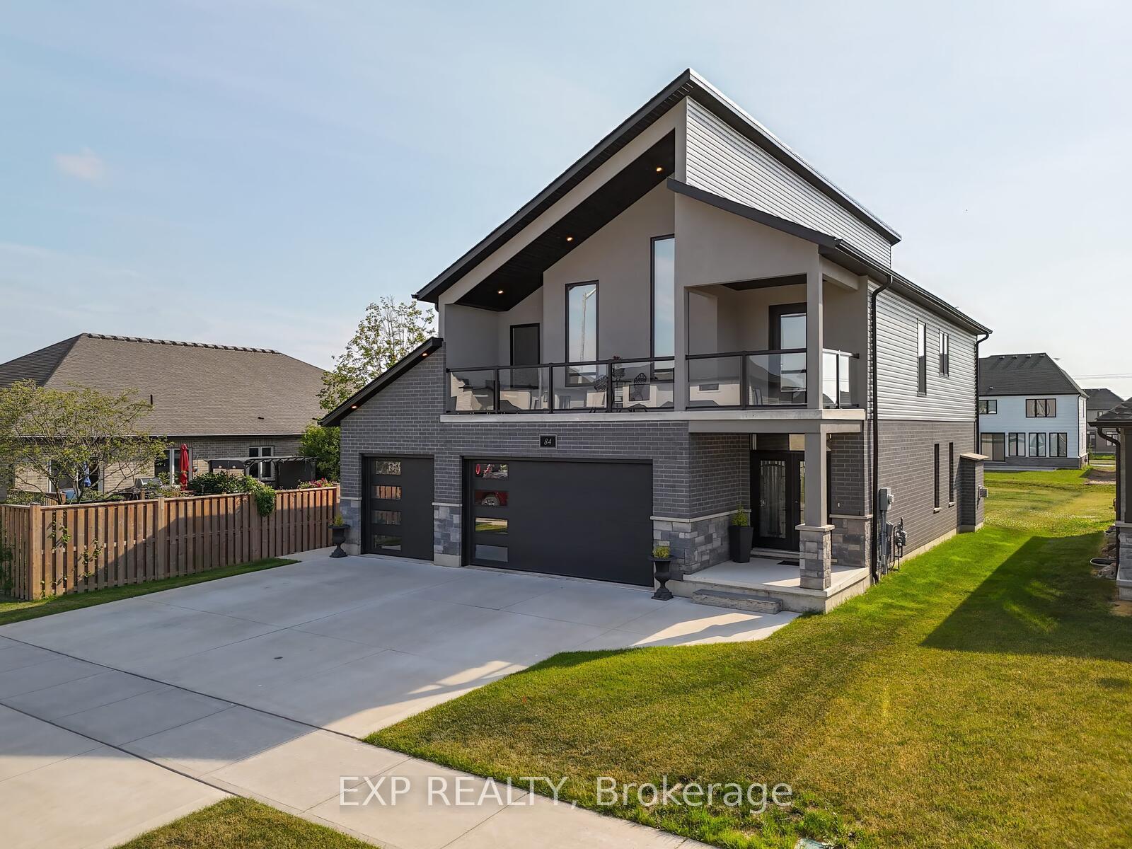Front of 84 Thames Springs Crescent