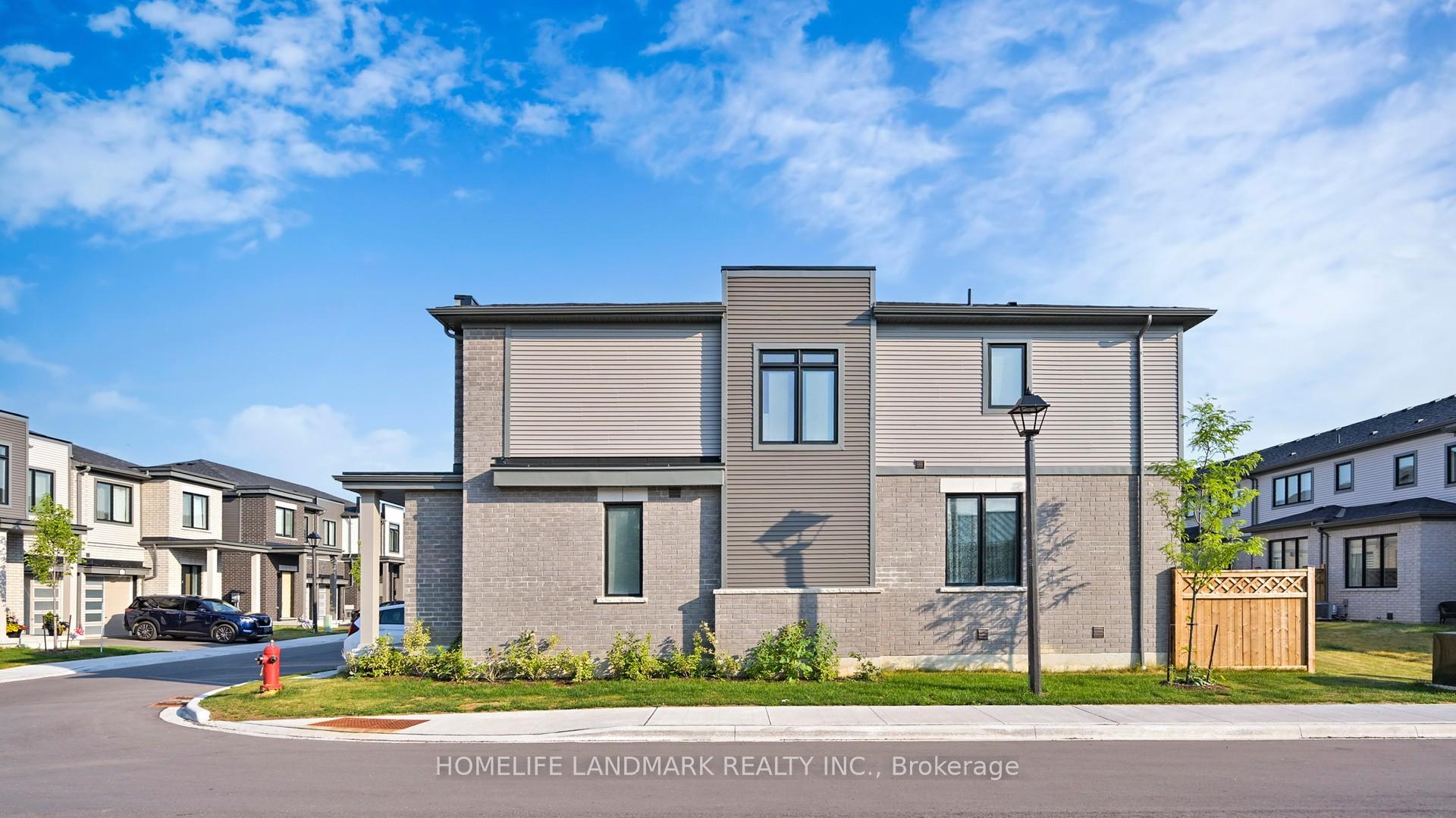 Photo 3 of 28 Sorbara Way, Whitby, Brooklin — HOMEH
