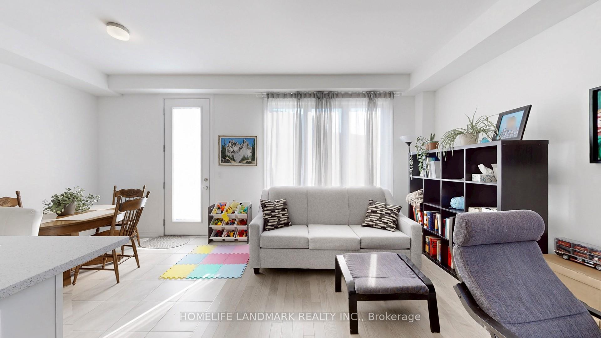 Photo 4 of 28 Sorbara Way, Whitby, Brooklin — HOMEH