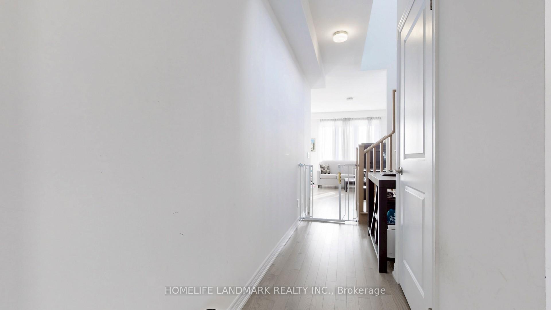 Photo 15 of 28 Sorbara Way, Whitby, Brooklin — HOMEH