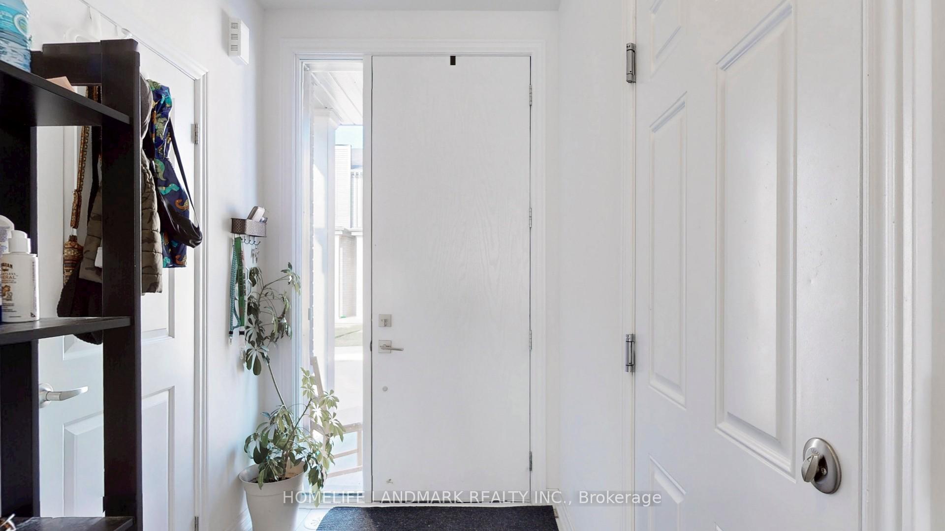 Photo 17 of 28 Sorbara Way, Whitby, Brooklin — HOMEH