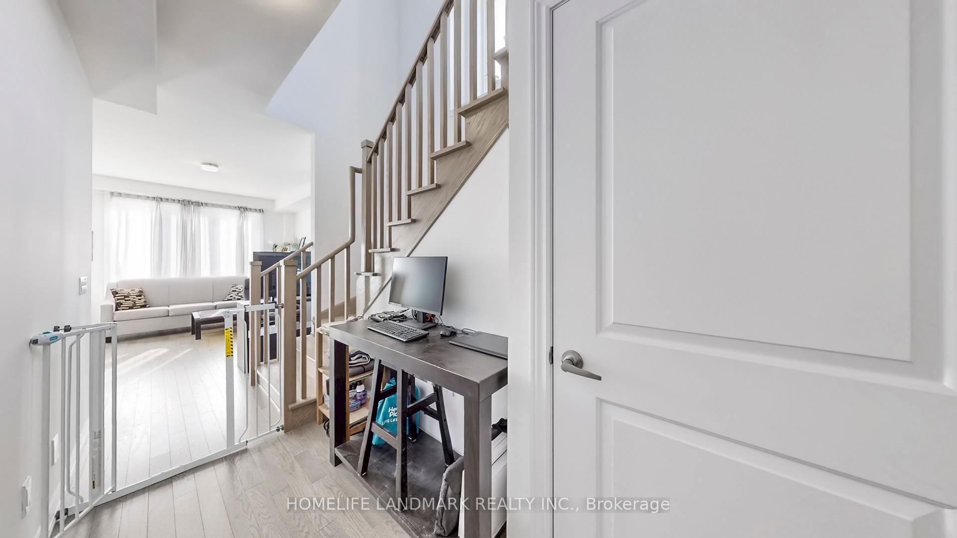 Photo 18 of 28 Sorbara Way, Whitby, Brooklin — HOMEH