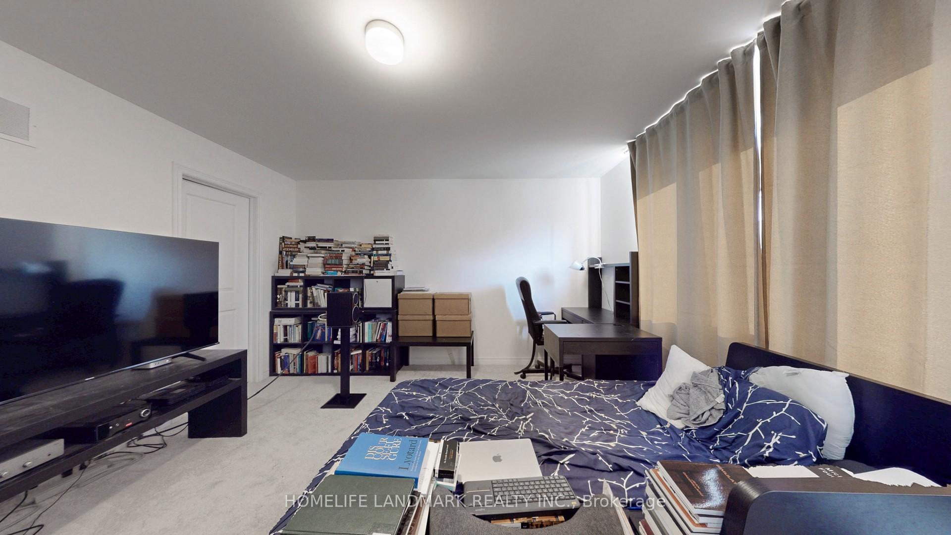 Photo 21 of 28 Sorbara Way, Whitby, Brooklin — HOMEH