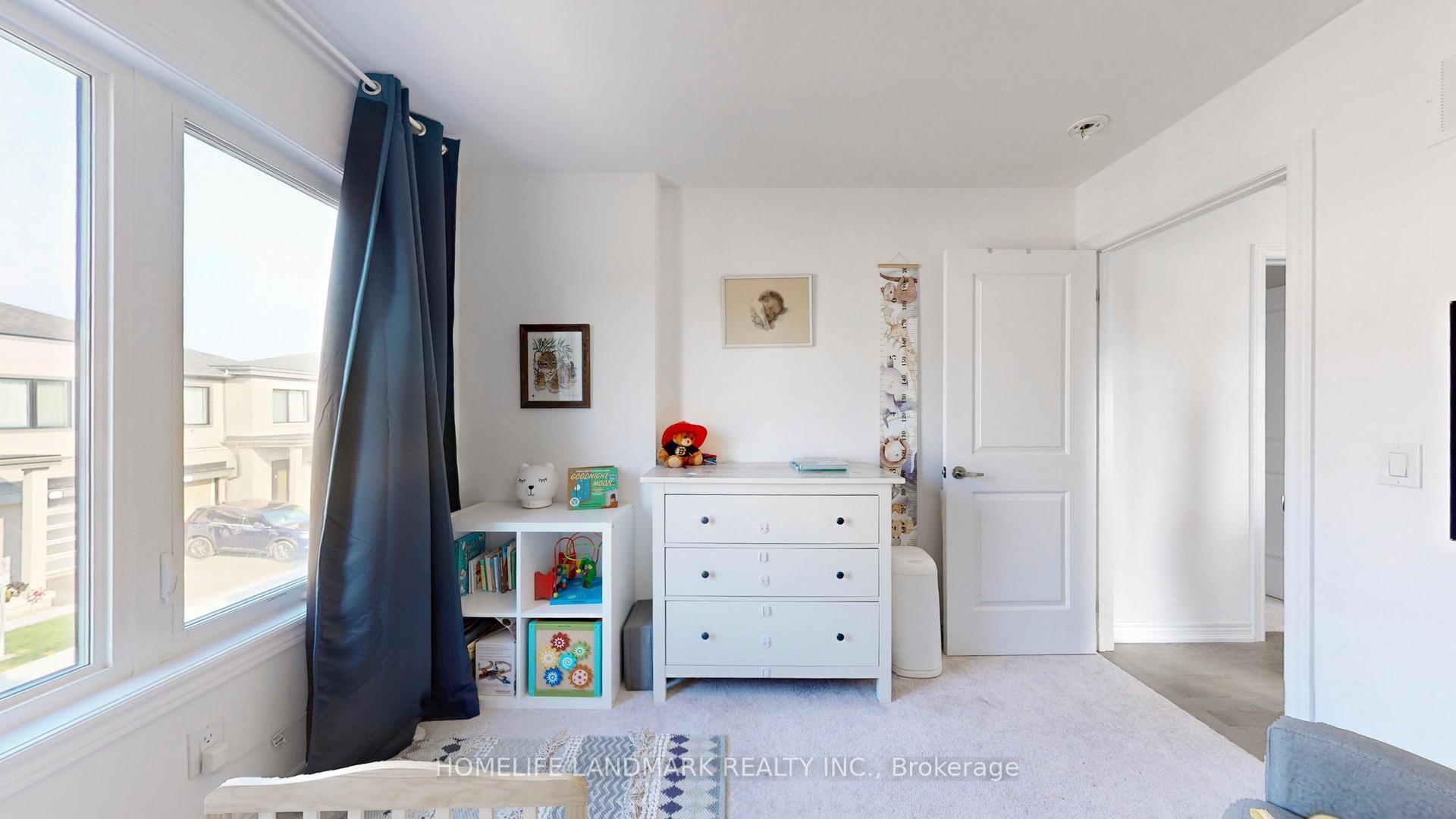 Photo 25 of 28 Sorbara Way, Whitby, Brooklin — HOMEH