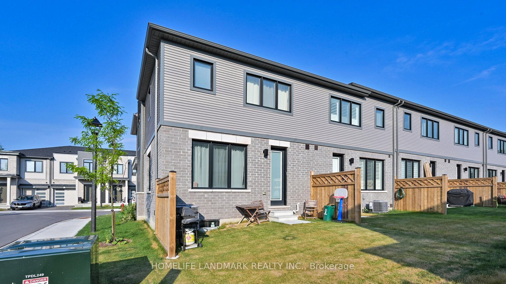 Photo 31 of 28 Sorbara Way, Whitby, Brooklin — HOMEH