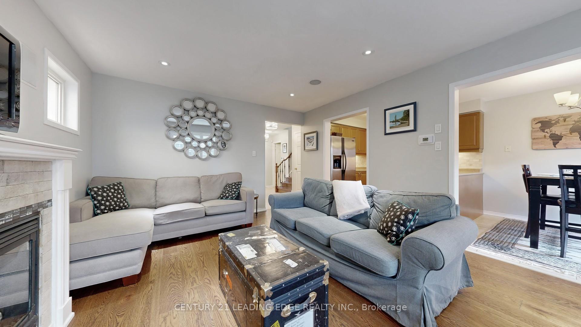 Photo 5 of 2 Eastgate Circle, Whitby, Brooklin — HOMEH