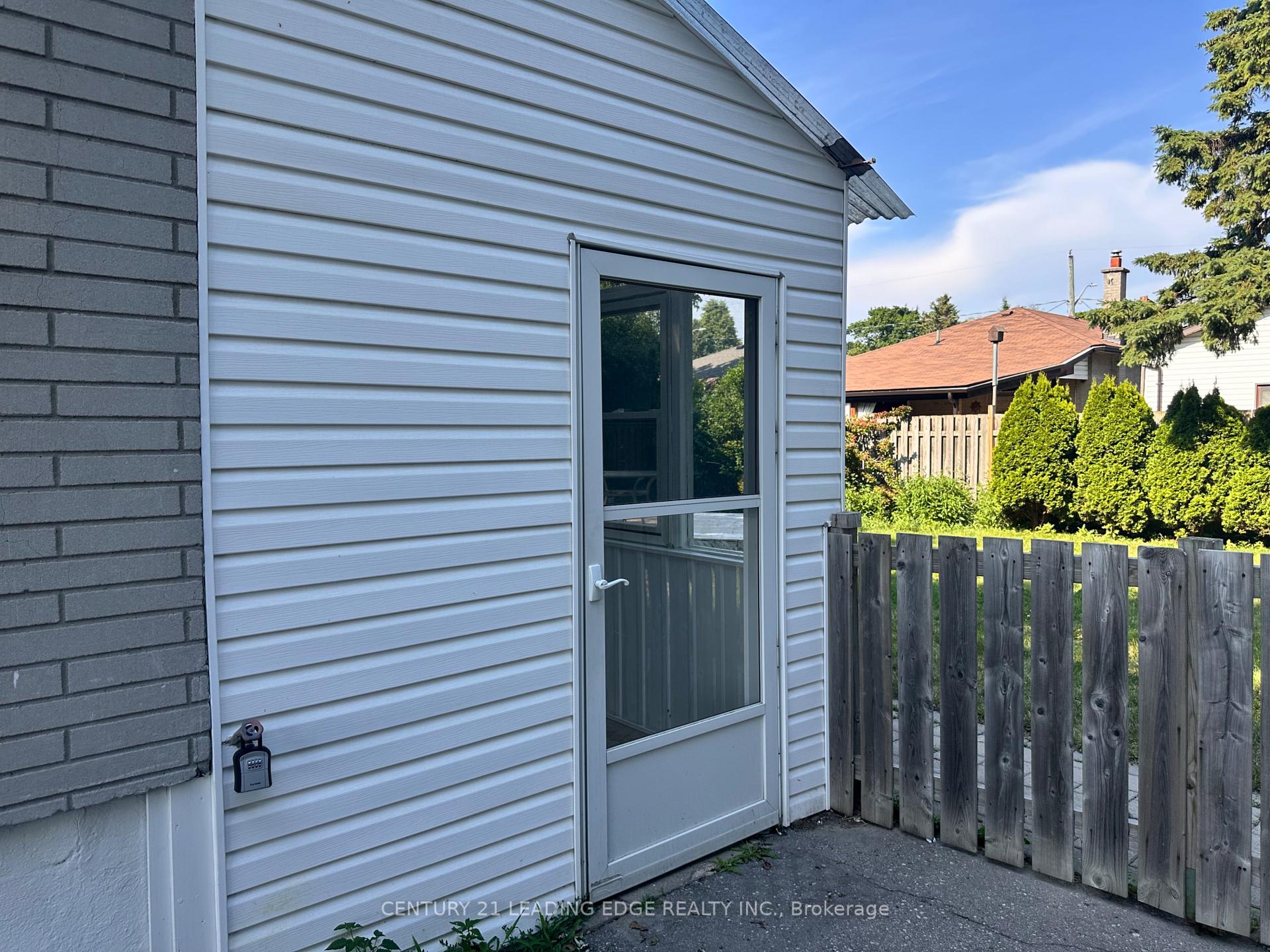 Photo 2 of Unit Bsmt, 925 Annes Street, Whitby, Downtown Whitby — HOMEH