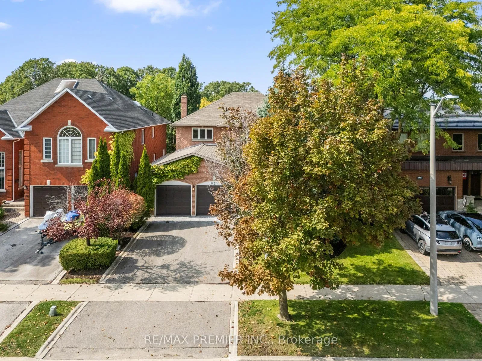 Photo 2 of 82 Jules Avenue, Vaughan, East Woodbridge — HOMEH
