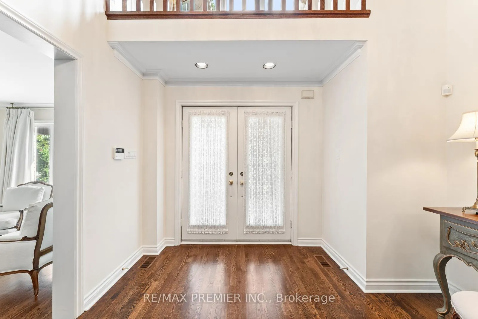 Photo 3 of 82 Jules Avenue, Vaughan, East Woodbridge — HOMEH