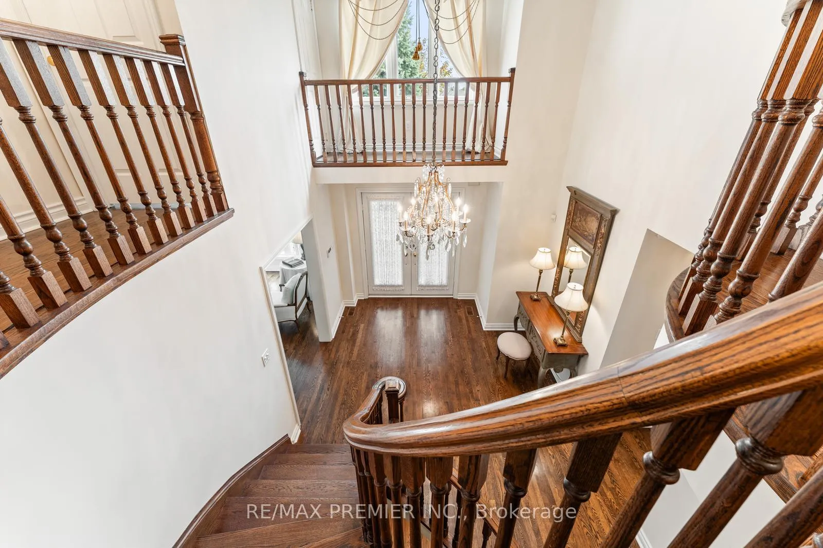Photo 4 of 82 Jules Avenue, Vaughan, East Woodbridge — HOMEH
