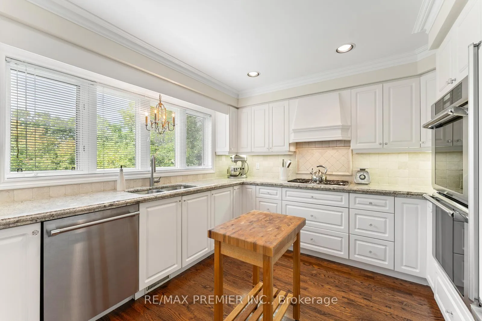 Photo 14 of 82 Jules Avenue, Vaughan, East Woodbridge — HOMEH