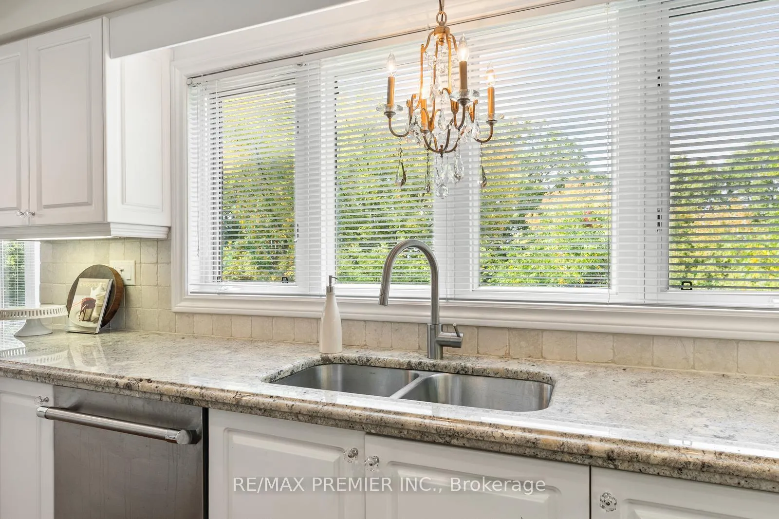 Photo 17 of 82 Jules Avenue, Vaughan, East Woodbridge — HOMEH
