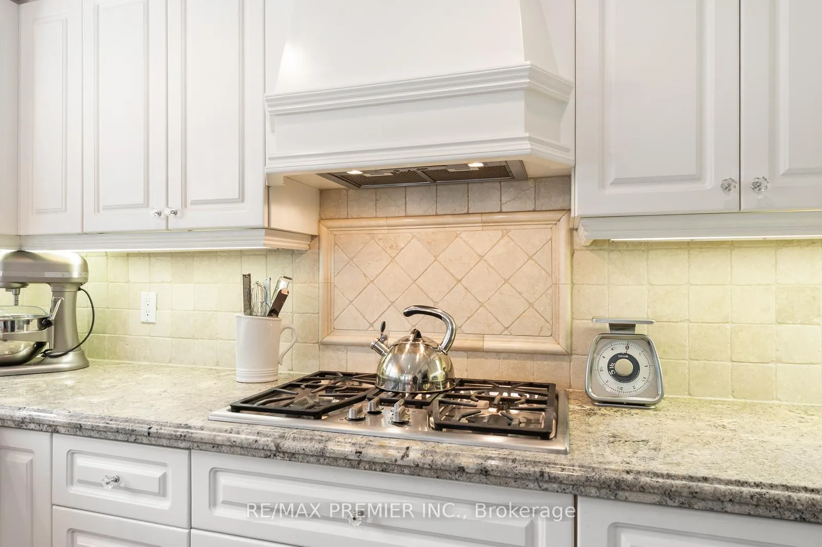 Photo 18 of 82 Jules Avenue, Vaughan, East Woodbridge — HOMEH