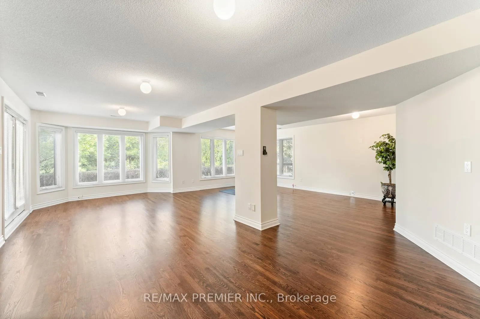 Photo 39 of 82 Jules Avenue, Vaughan, East Woodbridge — HOMEH