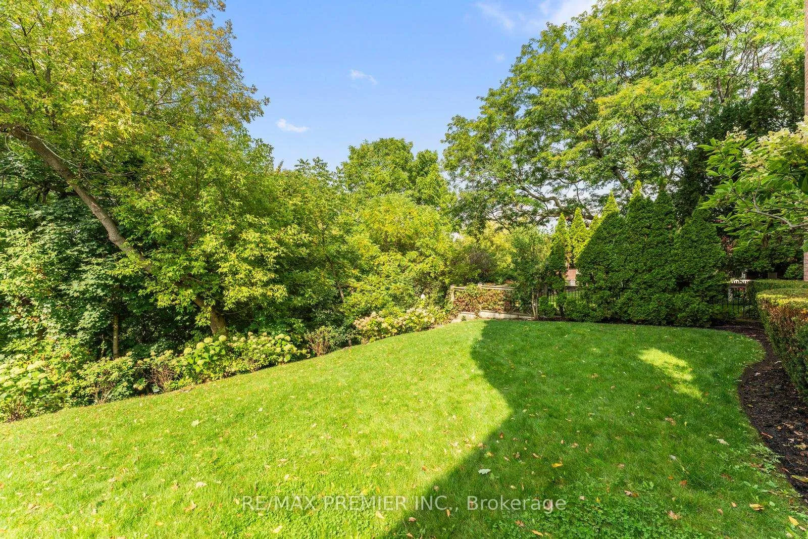 Photo 41 of 82 Jules Avenue, Vaughan, East Woodbridge — HOMEH