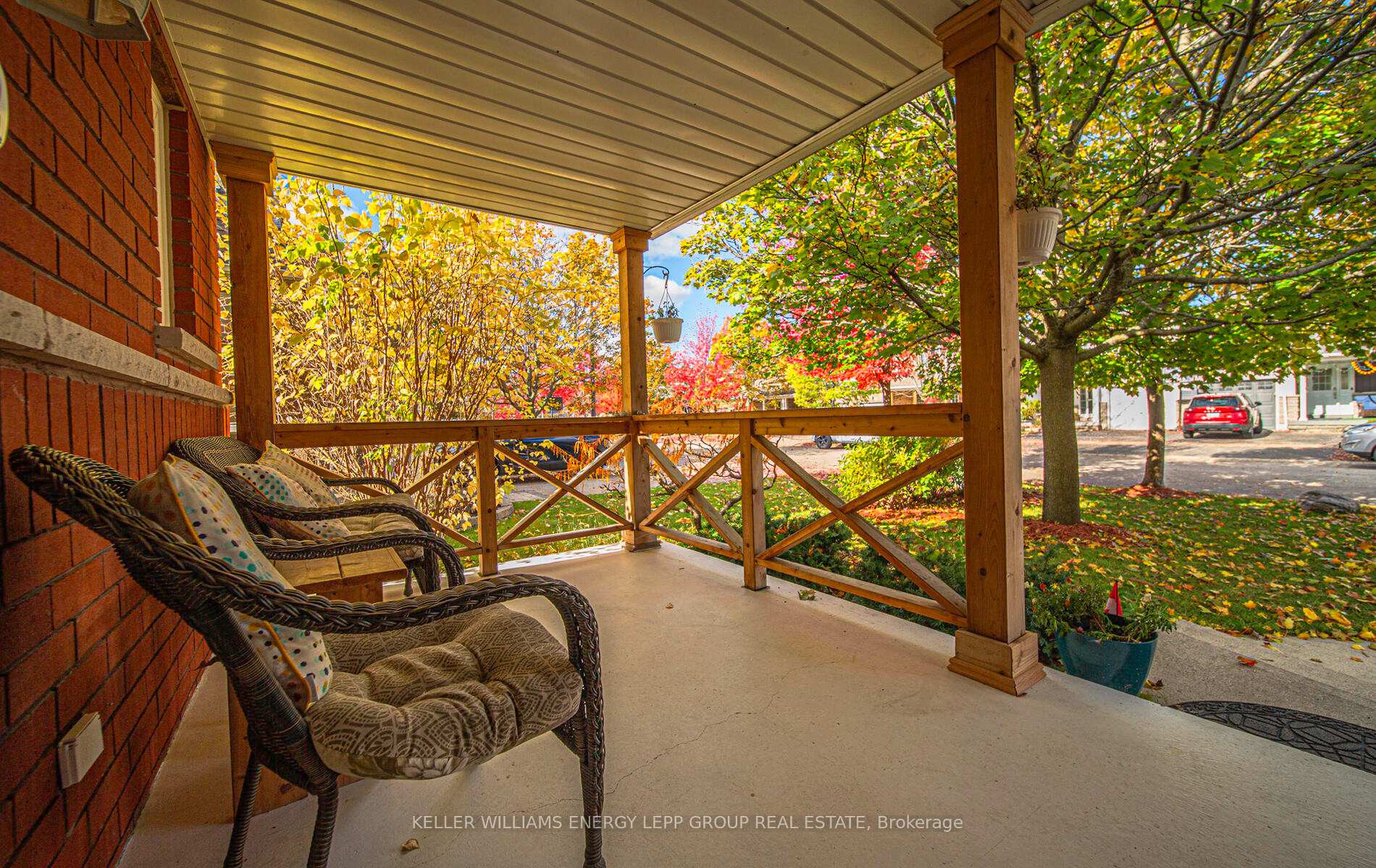 Photo 5 of 29 Primeau Avenue, Whitby, Brooklin — HOMEH