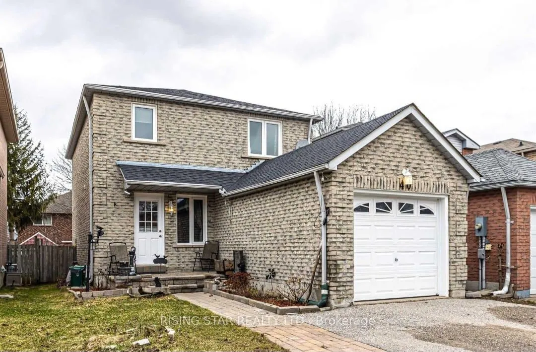 Photo 2 of 40 Delaney Crescent, Barrie, Northwest — HOMEH