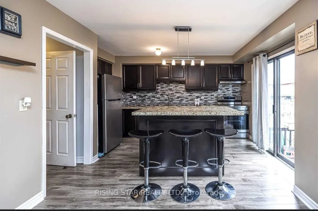 Photo 8 of 40 Delaney Crescent, Barrie, Northwest — HOMEH