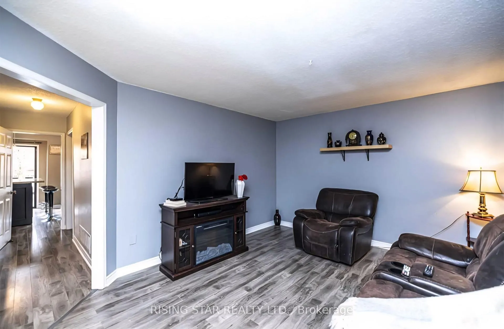 Photo 13 of 40 Delaney Crescent, Barrie, Northwest — HOMEH
