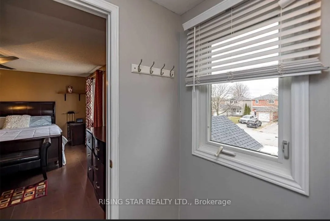 Photo 16 of 40 Delaney Crescent, Barrie, Northwest — HOMEH