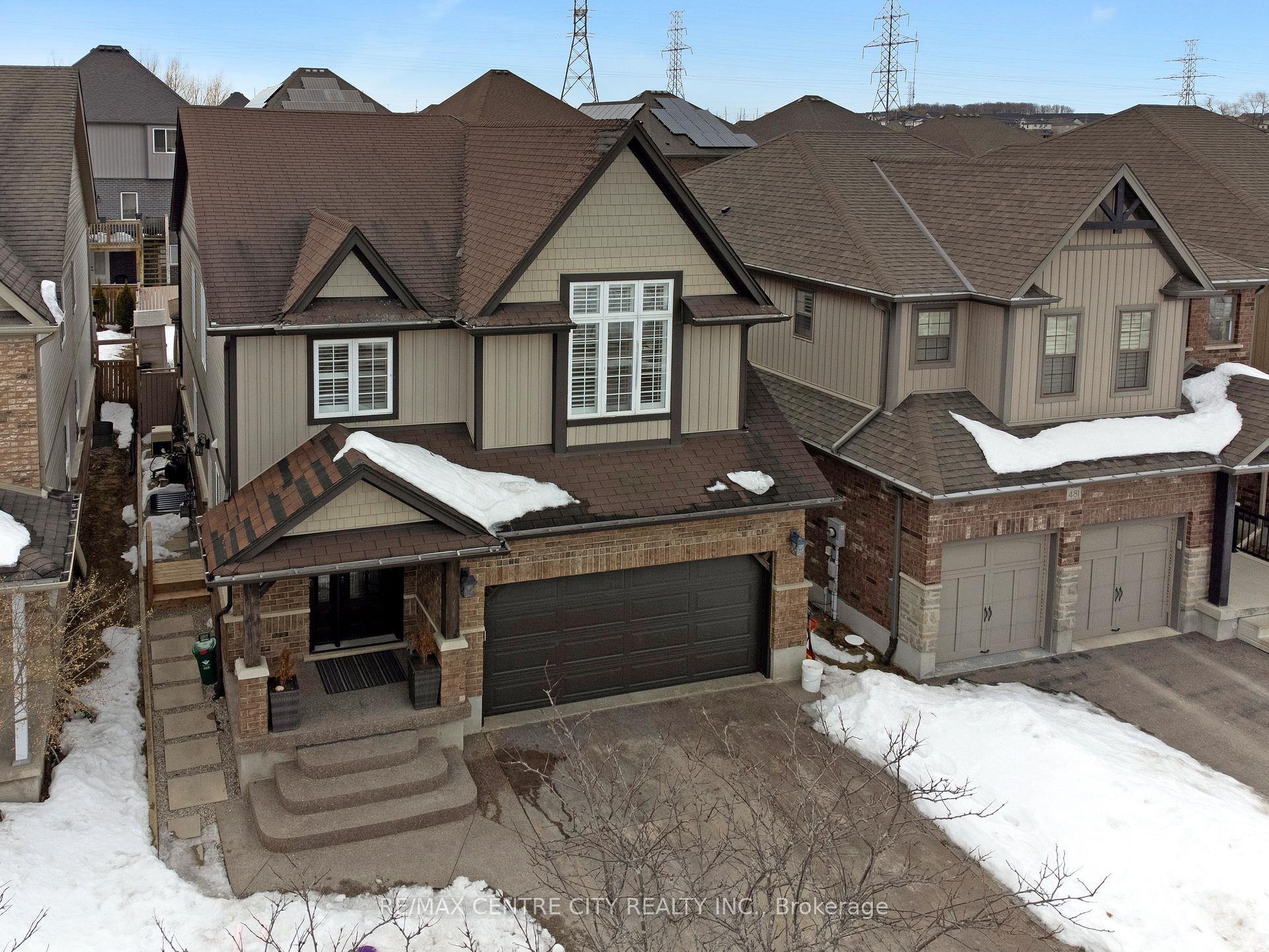 Photo 2 of 440 Sauve Crescent, Waterloo, Clair Hills — HOMEH