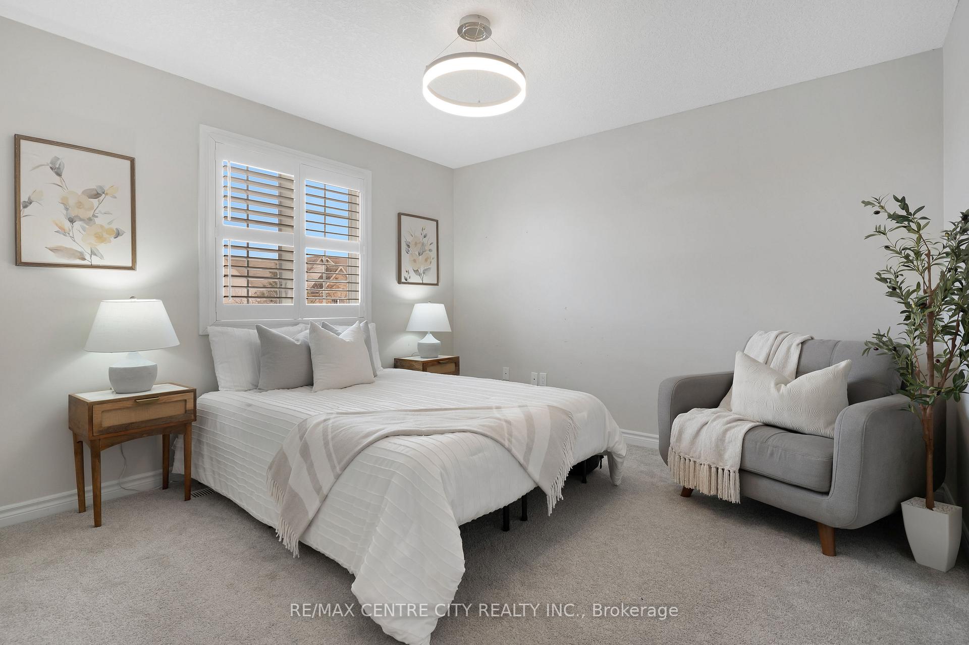 Photo 19 of 440 Sauve Crescent, Waterloo, Clair Hills — HOMEH