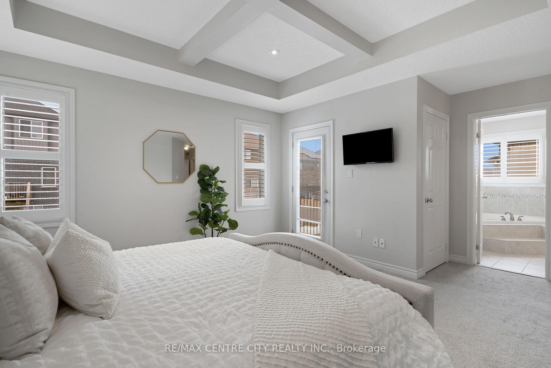 Photo 25 of 440 Sauve Crescent, Waterloo, Clair Hills — HOMEH