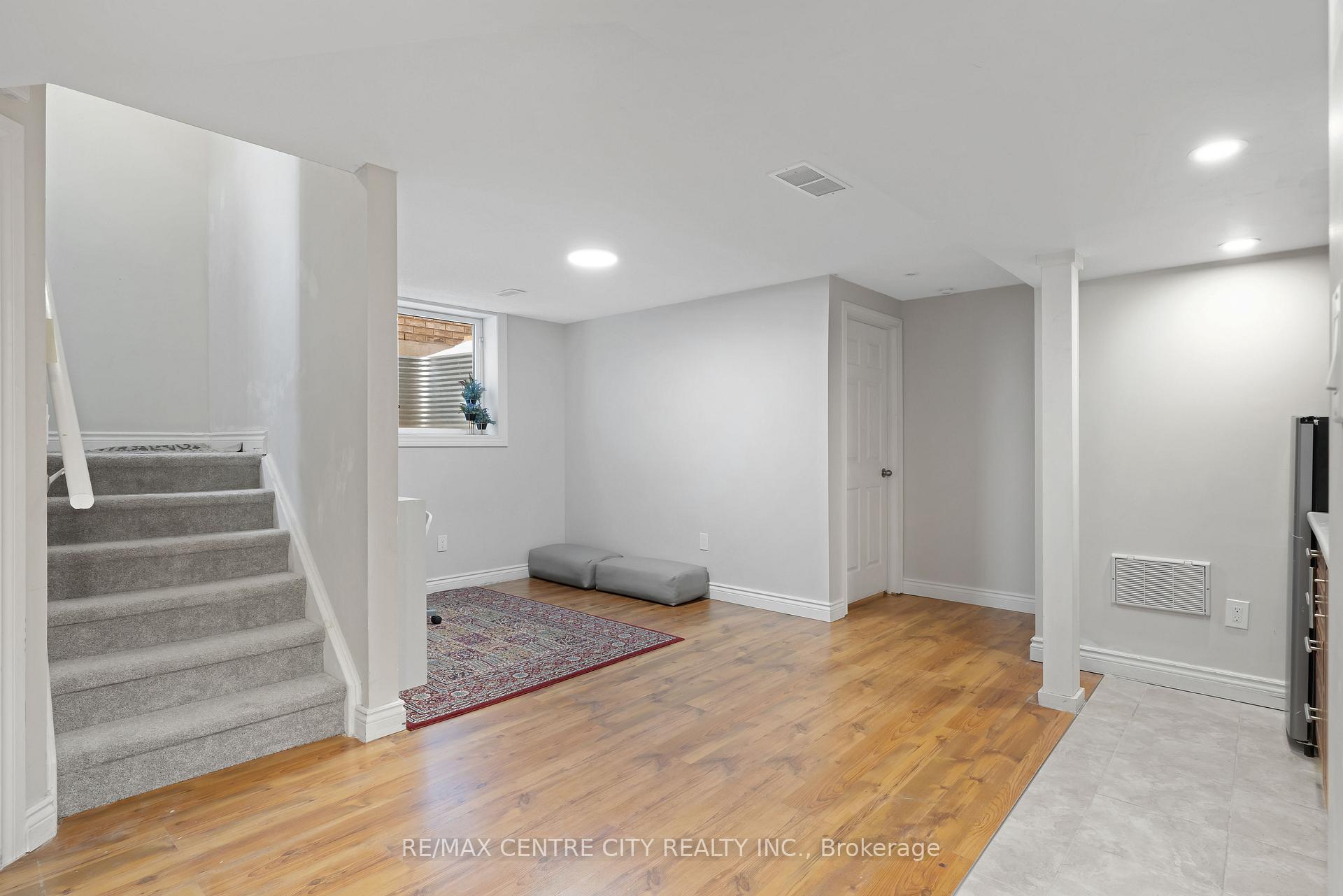 Photo 32 of 440 Sauve Crescent, Waterloo, Clair Hills — HOMEH