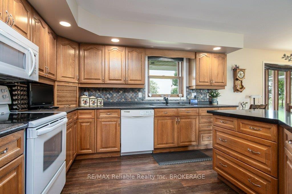 Photo 10 of 3347 164 Road, West Perth, Fullarton — HOMEH